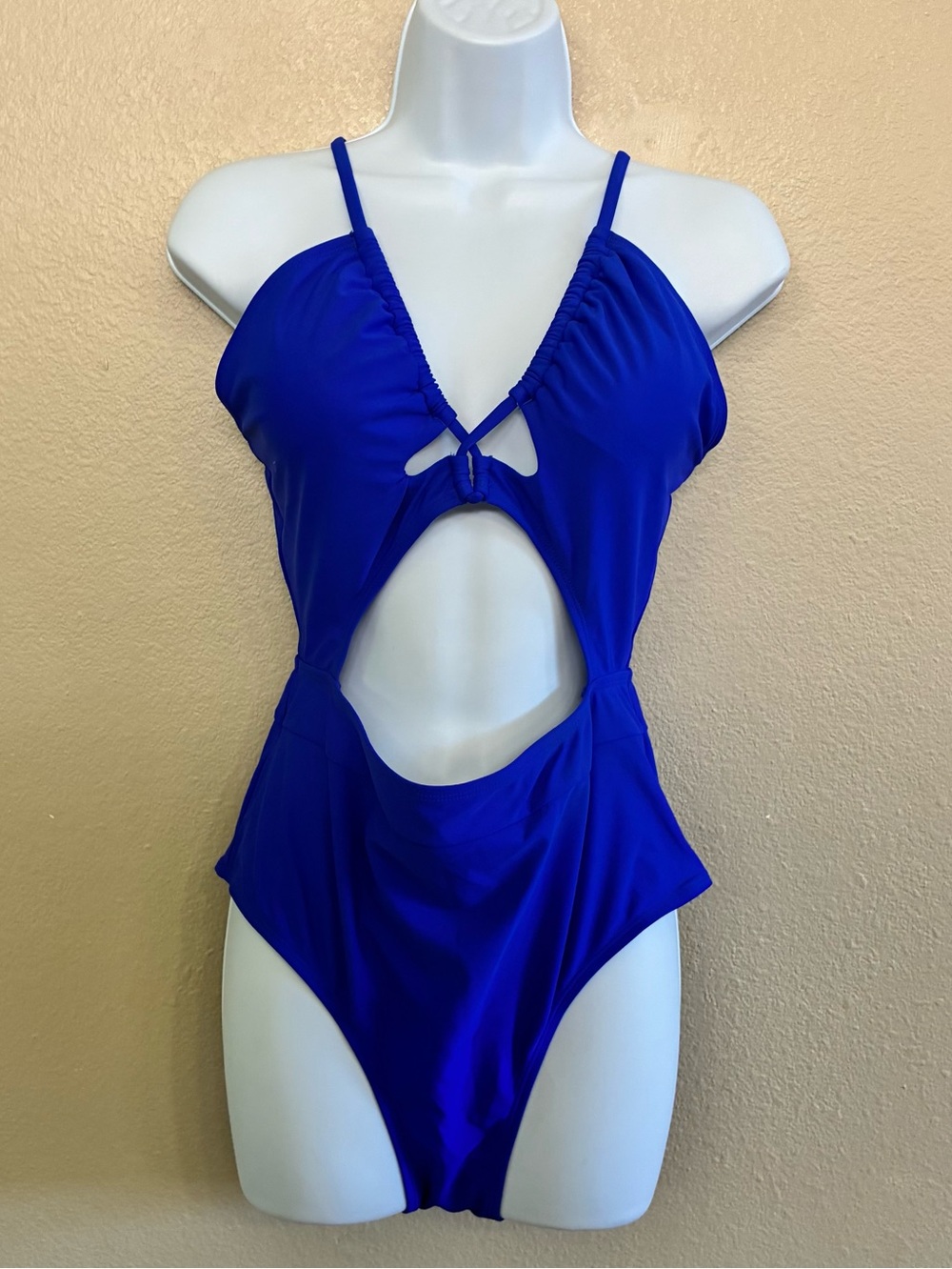 CUPSHE  Plunge Neckline Cutout Criss Cross High waist One Piece Swimsuit Size L
